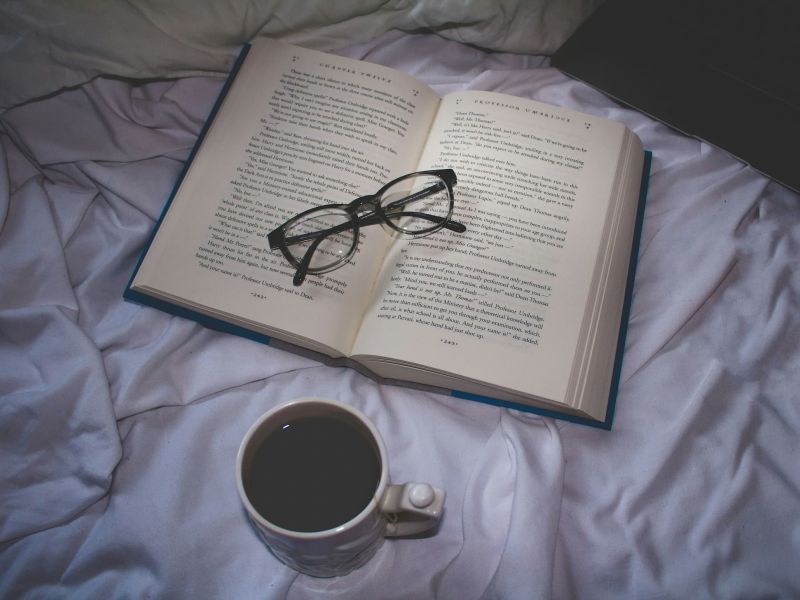 Off White (Pólen / Ivory / Luxcream)